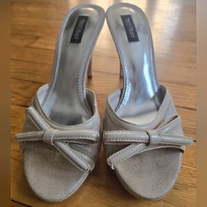 White House Black Market Beige Bow Heels